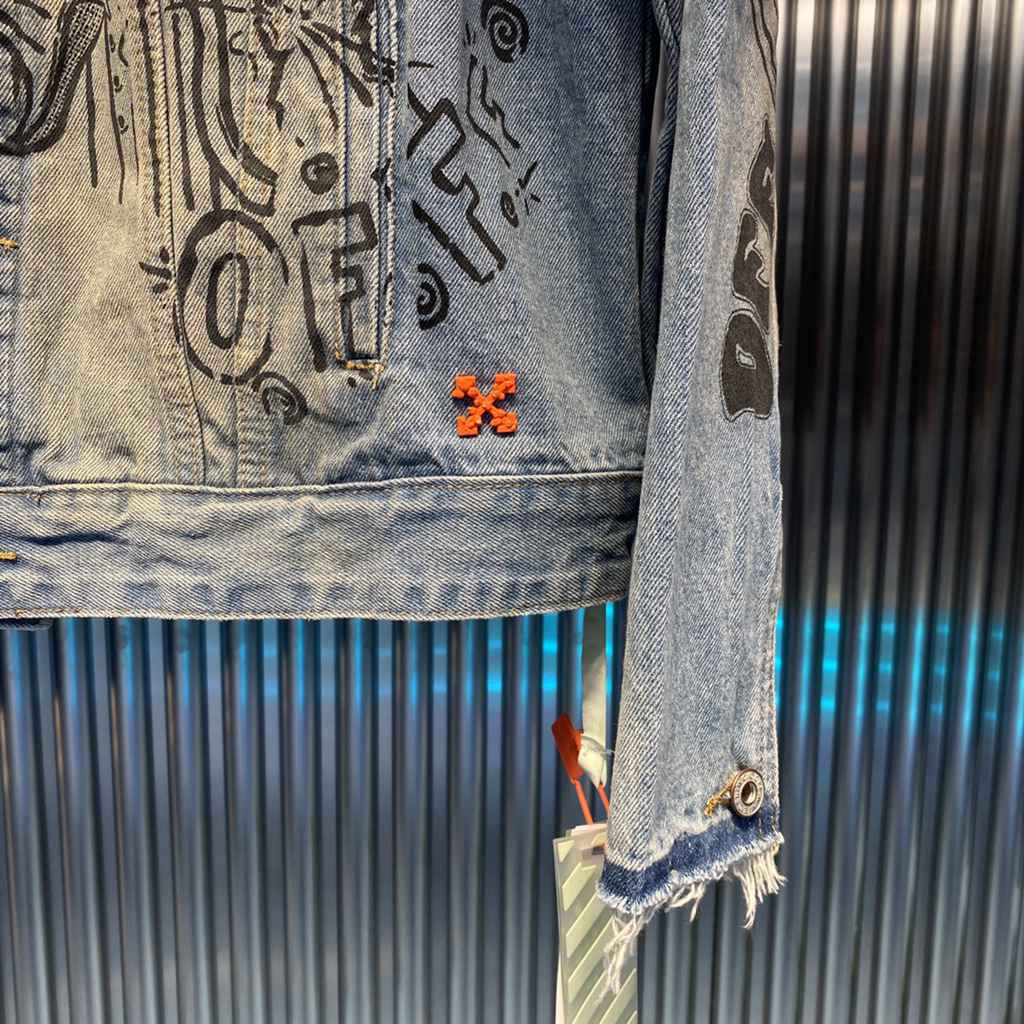 OFF WHITE